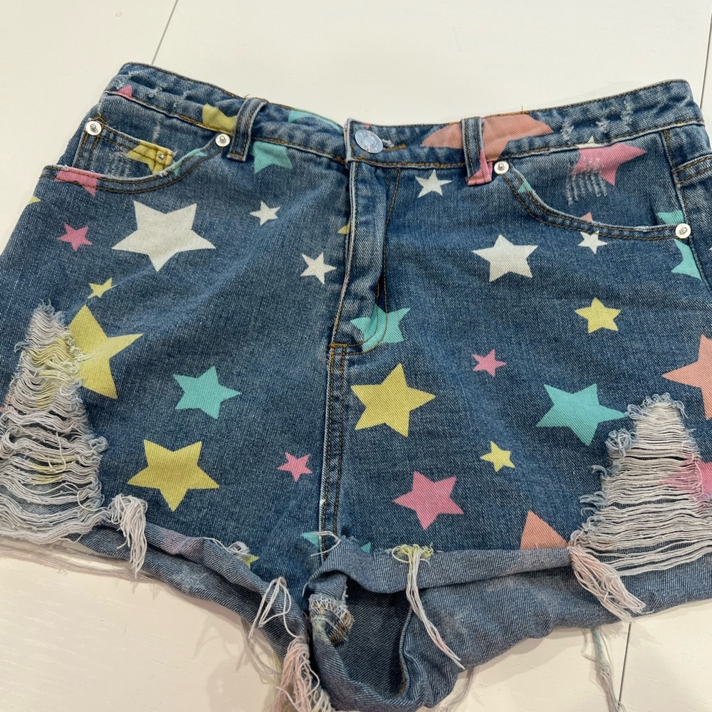 Blue buttercup star Jean shorts size large worn twice